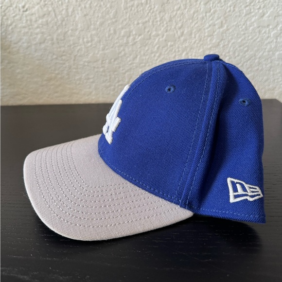 LA Dodgers New Era flex fit hat - Small/Medium blue with gray bill - Picture 2 of 5